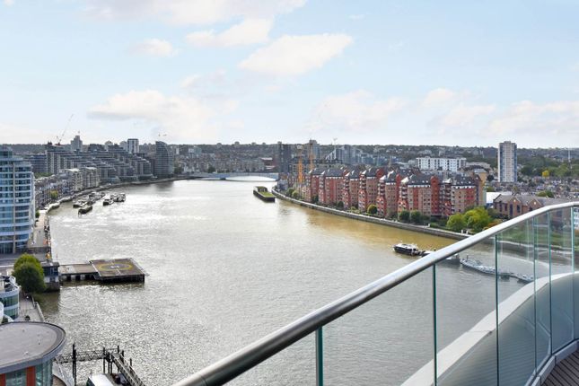 Thumbnail Flat for sale in Lombard Wharf, Battersea