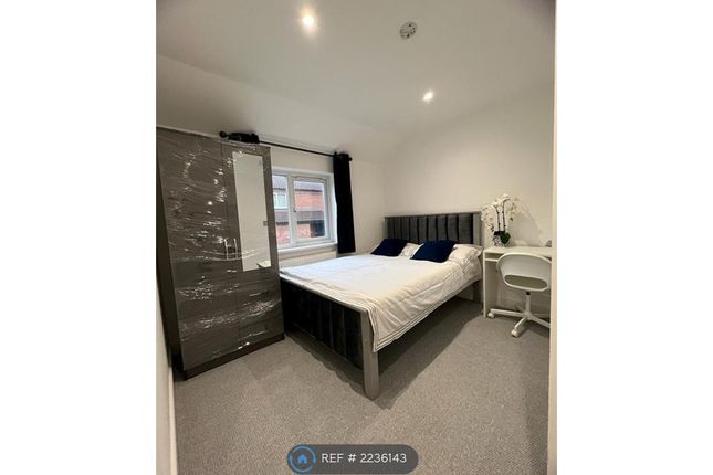 Thumbnail Room to rent in Craddocks Close, Milton Keynes