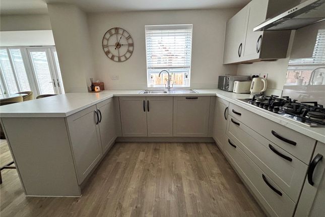 52, Asgard Avenue, Mansfield photo 4