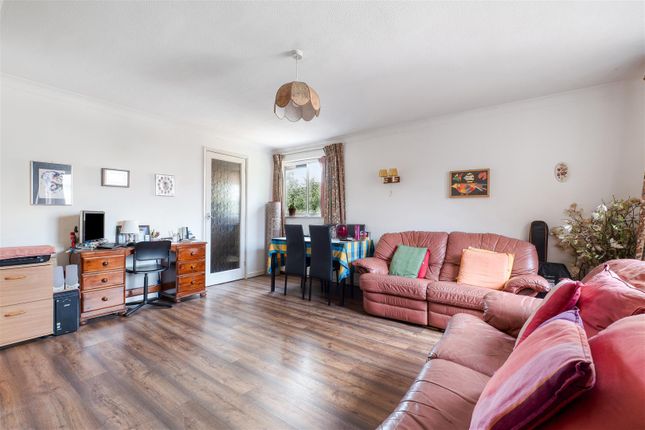20, Homefield Park, Sutton photo 4