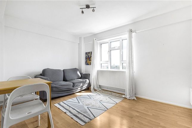 Flat to rent in Donnington Road, London