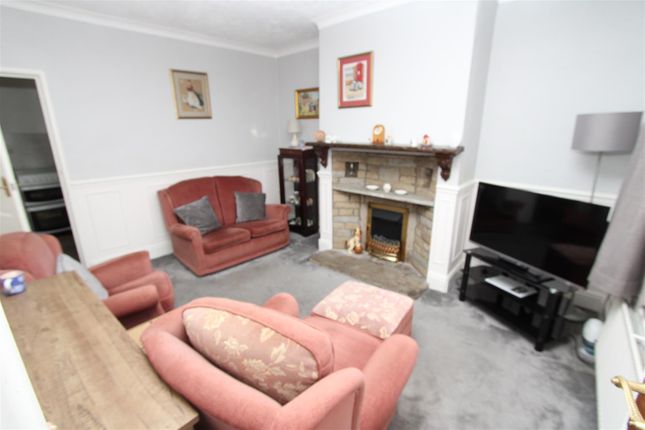 26, Ley Fleaks Road, Bradford photo 4