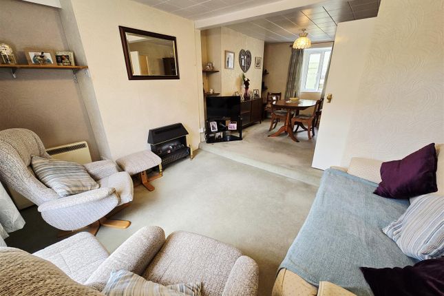 12, Laburnum Row, Callington photo 3
