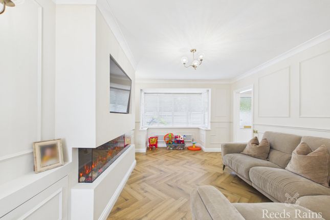 30, Calderdale, East Yorkshire photo 3