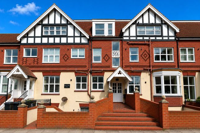 Flat 11, Highcliffe Hall, 16, Eastern Esplanade, Kent photo 2