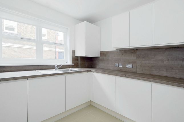 Thumbnail Flat to rent in Salisbury Place, London