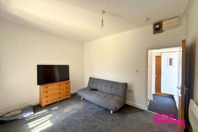 Flat 1, 86, Winter Hey Lane, Bolton photo 2