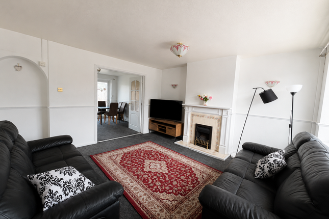 31, Hoylake Drive, Derby photo 3