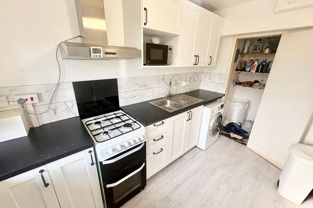 Flat 28, Birmingham photo 3