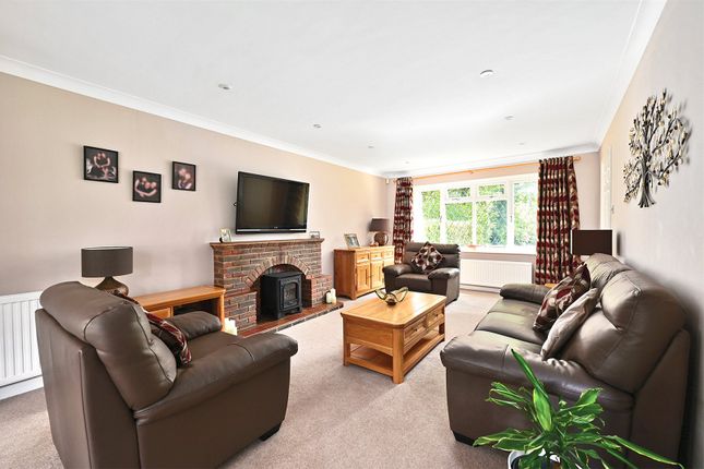29, Four Acre Coppice, Hampshire photo 2