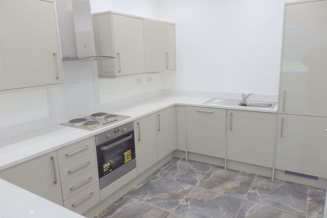 Flat 2 4, Sutton Lane, Banstead photo 4
