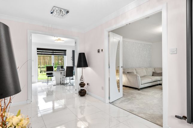 18, Guthrie Crescent, Larbert photo 4
