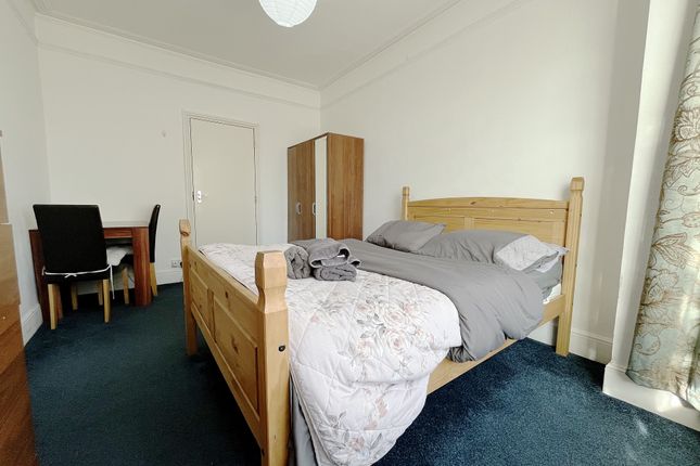 Studio 1, 26, Spring Grove Road, Hounslow photo 2