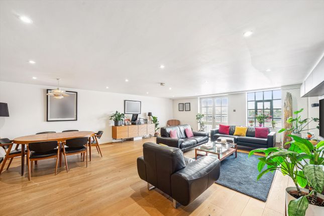 Thumbnail Flat for sale in Merchant Court, 61 Wapping Wall, Wapping, London