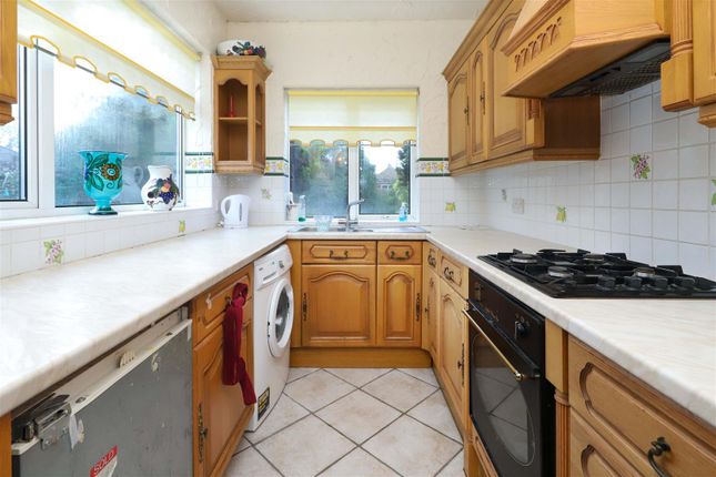 2, Sutton Close, Pinner photo 4
