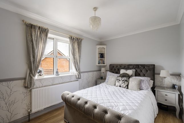 85, Menzies Avenue, Basildon photo 4