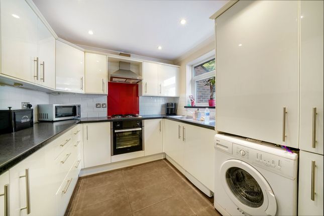 12 Millbank Demesne Road, Wallington photo 2
