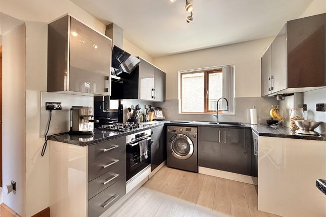 15, Clyde Avenue, Hamilton photo 4