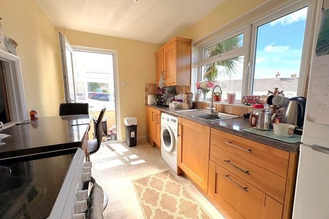 75, Chanters Hill, Devon photo 3