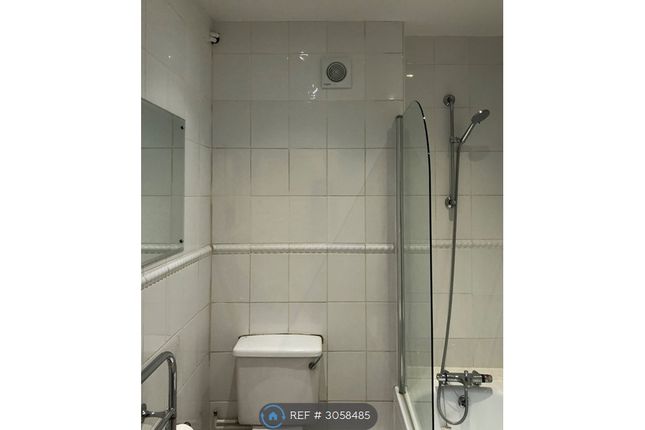 Flat  The Chesterfields, B King Henrys Road, London photo 5