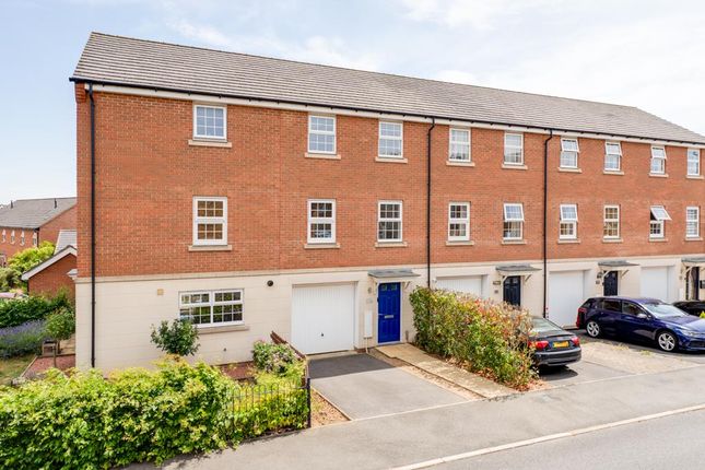 47 Mendip Way, Little Stanion-2.Jpg