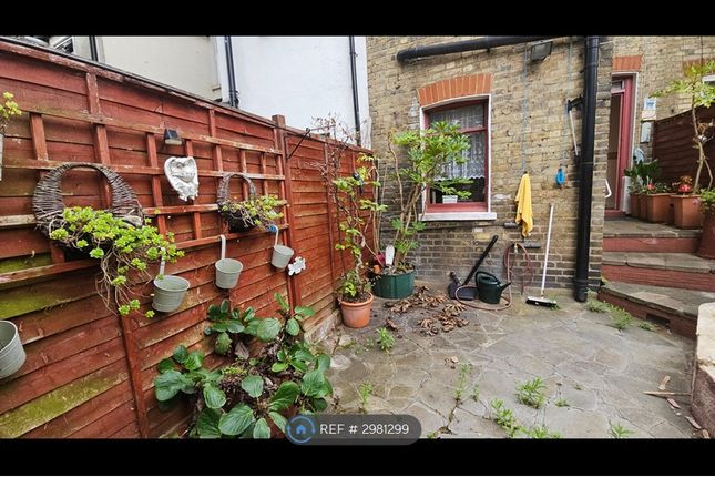 Arnold Road, London photo 2