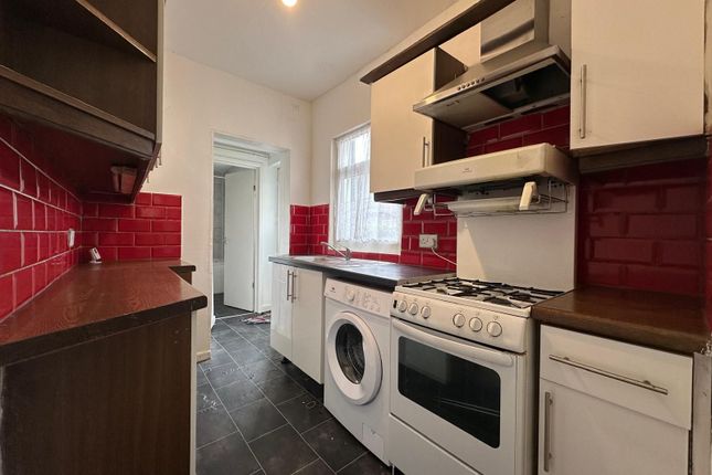 11 Hughenden Drive, Leicester photo 3