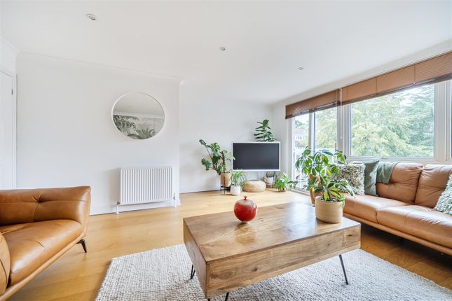 Boulters Lane, Maidenhead photo 3
