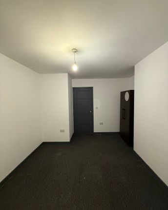 2 Mashud House, Roscoe Street, Oldham photo 5