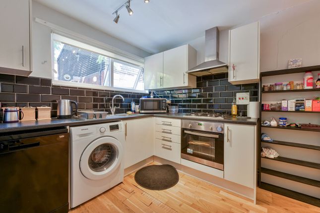 2-bed house on Allingham Close, Ealing, £500,000