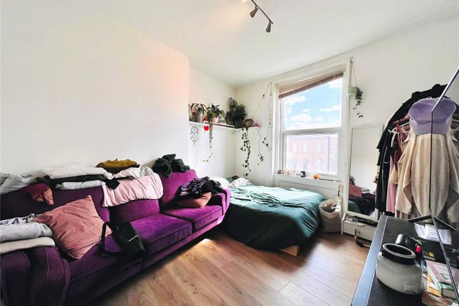 Second Floor, Flat 4,, Crossway, London photo 4