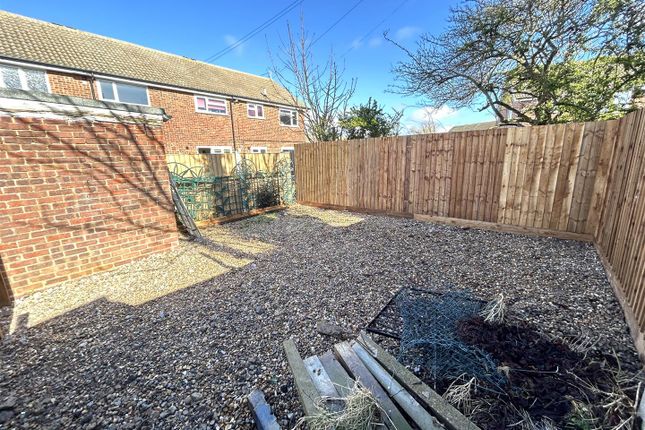 53, Flatford Drive, Clacton-On-Sea photo 4