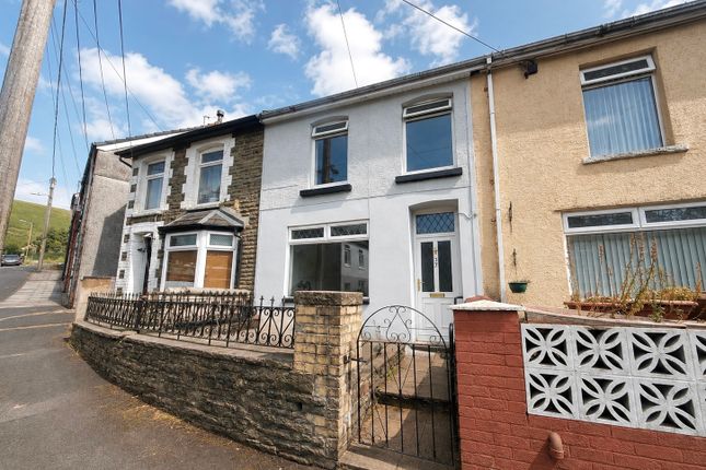 37 James Road, Bridgend photo 2