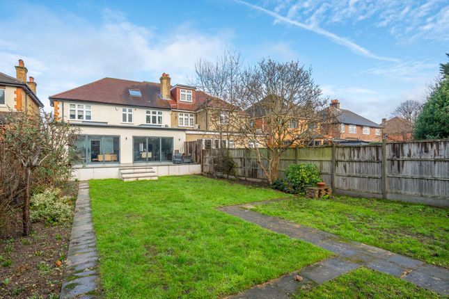 197 Jersey Road, Isleworth photo 3