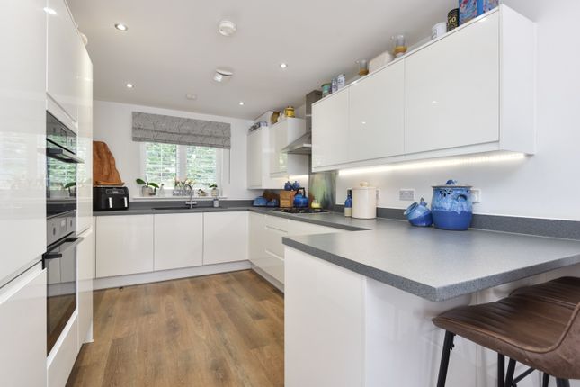 2 Hinxhill Road, Willesborough, Kent photo 2
