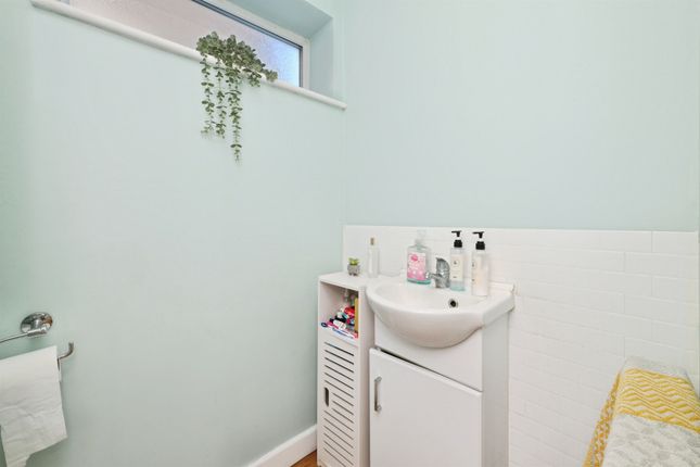 75, Lemonfield Drive, WATFORD photo 3