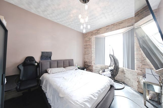 125, Milton Walk, South Yorkshire photo 4