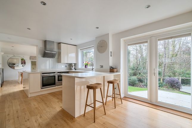 20, Trout Road, Surrey photo 3