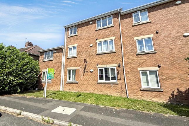 2-bed flat on Flat 19, Warren Road, Hartlepool, £20,000