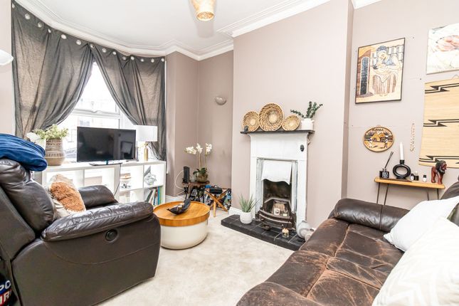 3 Essex Road, Southsea photo 4