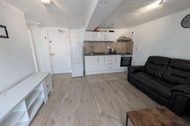 Flat, 4 87-89, Wallgate, Wigan photo 2