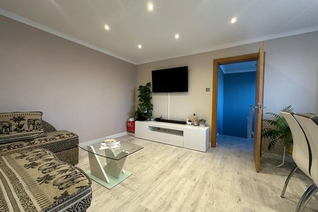 4, Preston Court, Holland-on-Sea, Clacton-on-Sea photo 3