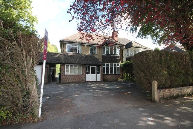 Thumbnail Semi-detached house to rent in Vernon Walk, Tadworth