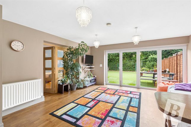 16, Tamworth Drive, Essex photo 3