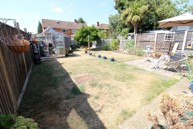 39, Fox Road, Slough photo 4