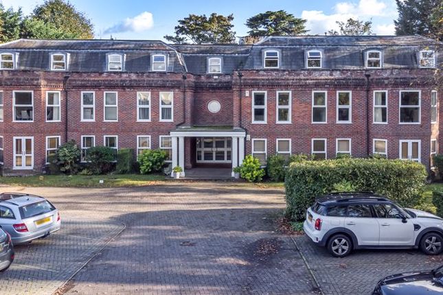 Thumbnail Flat for sale in Brinkworth Place, Burfield Road, Windsor