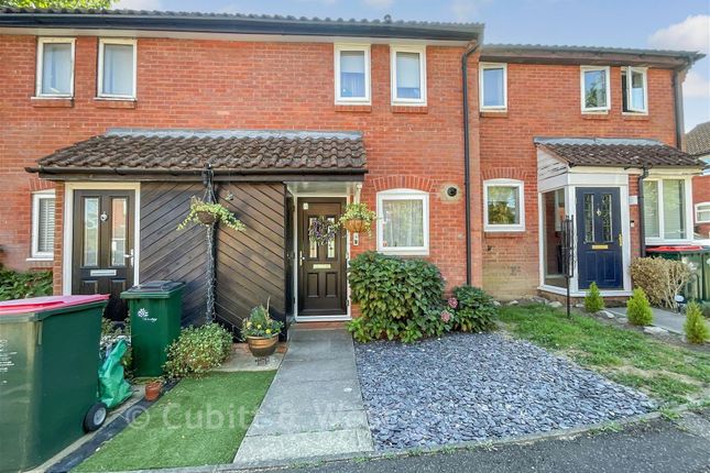 5, Oakapple Close, Crawley photo 2