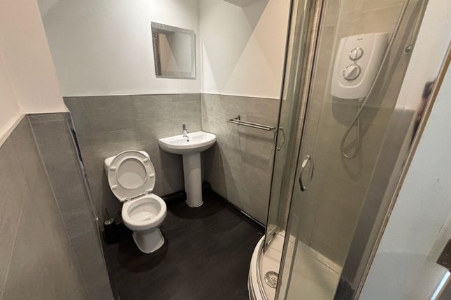 31B, Outcote Bank, HUDDERSFIELD photo 5