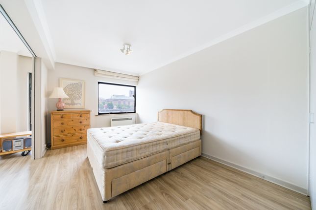 Flat 220, Queens Quay, 58, Upper Thames Street, London photo 4