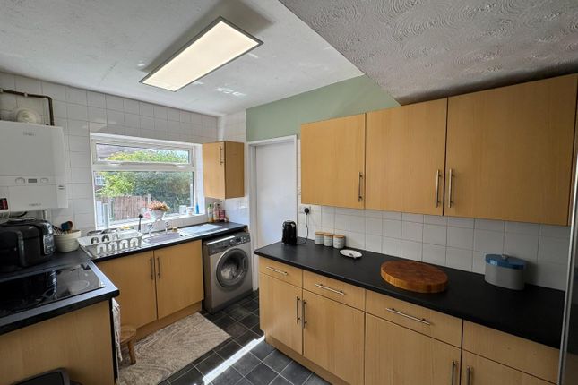 32, Lyon Road, Pontefract photo 4